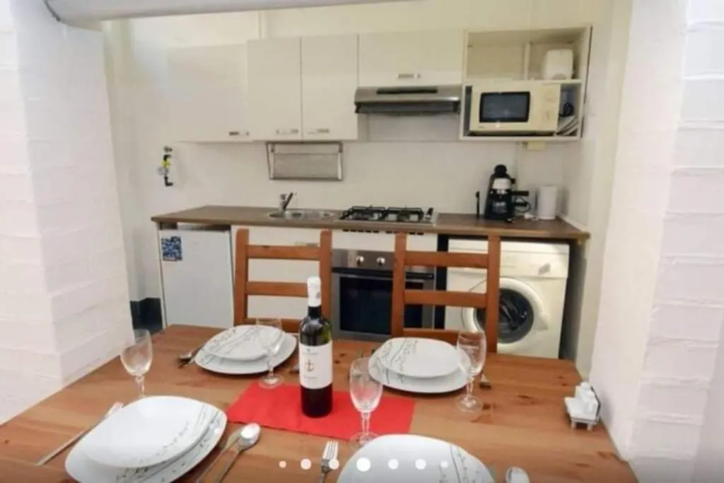 Gallery Flat In Party District Budapest